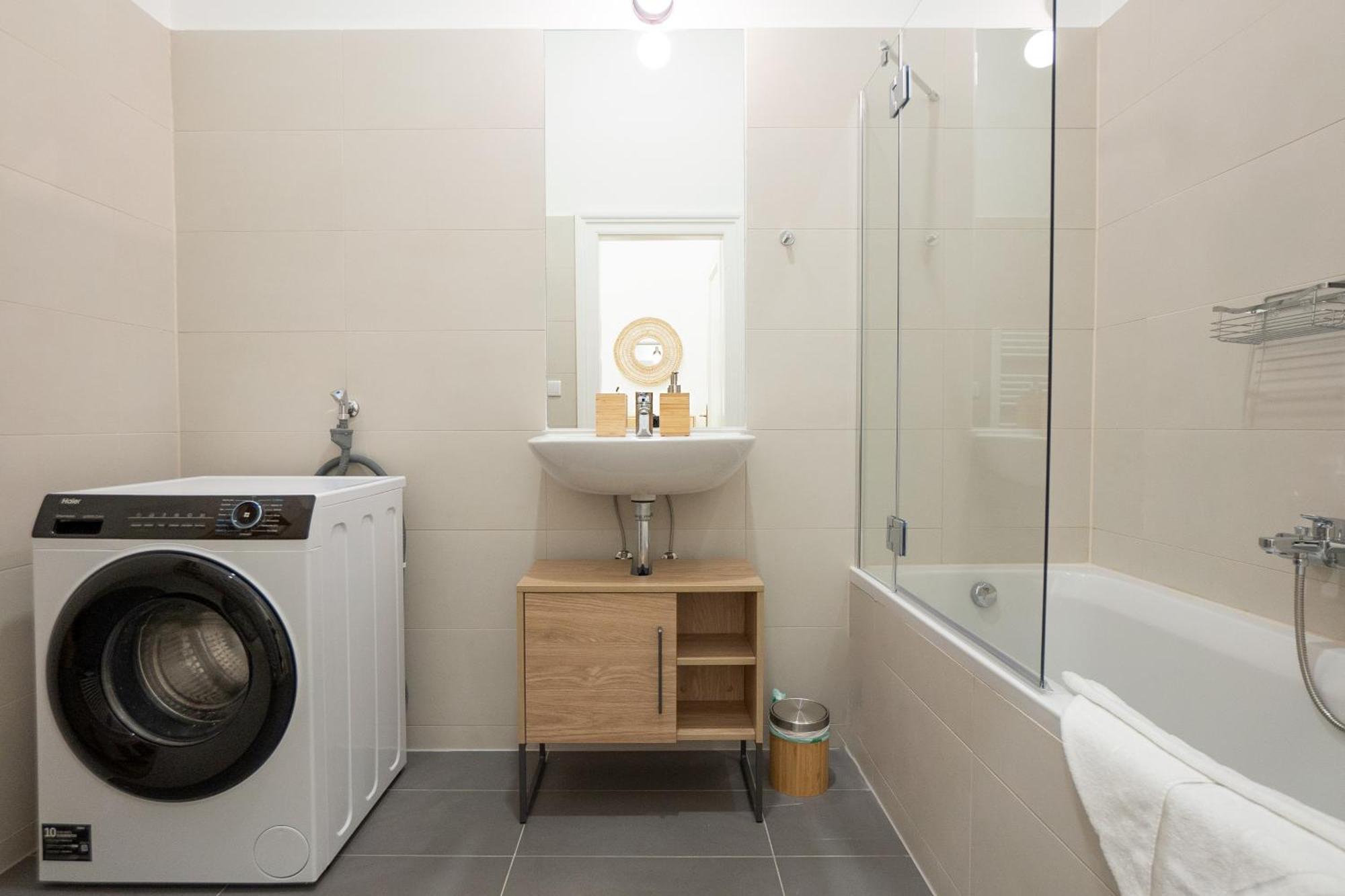 Spacious 110М2 Flat In The City Center Wien Eksteriør billede